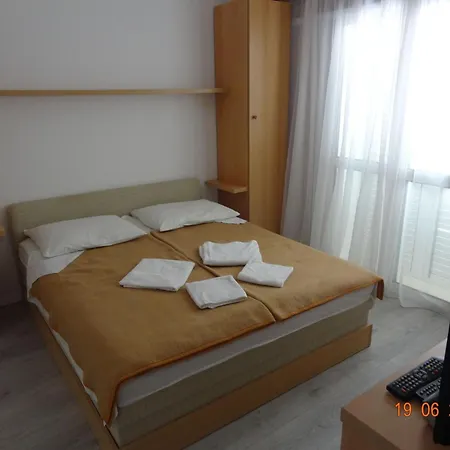 Komfortables Studio-apartment Mit Meerblick By Interhome