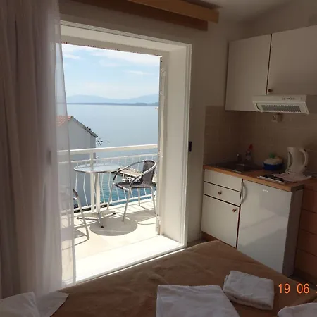 Appartement Komfortables Studio-apartment Mit Meerblick By Interhome Živogošće