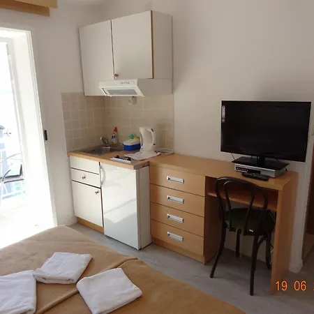 Komfortables Studio-apartment Mit Meerblick By Interhome Appartement *