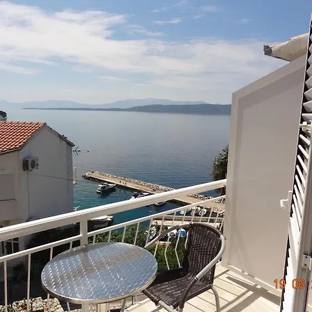 Komfortables Studio-apartment Mit Meerblick By Interhome Živogošće